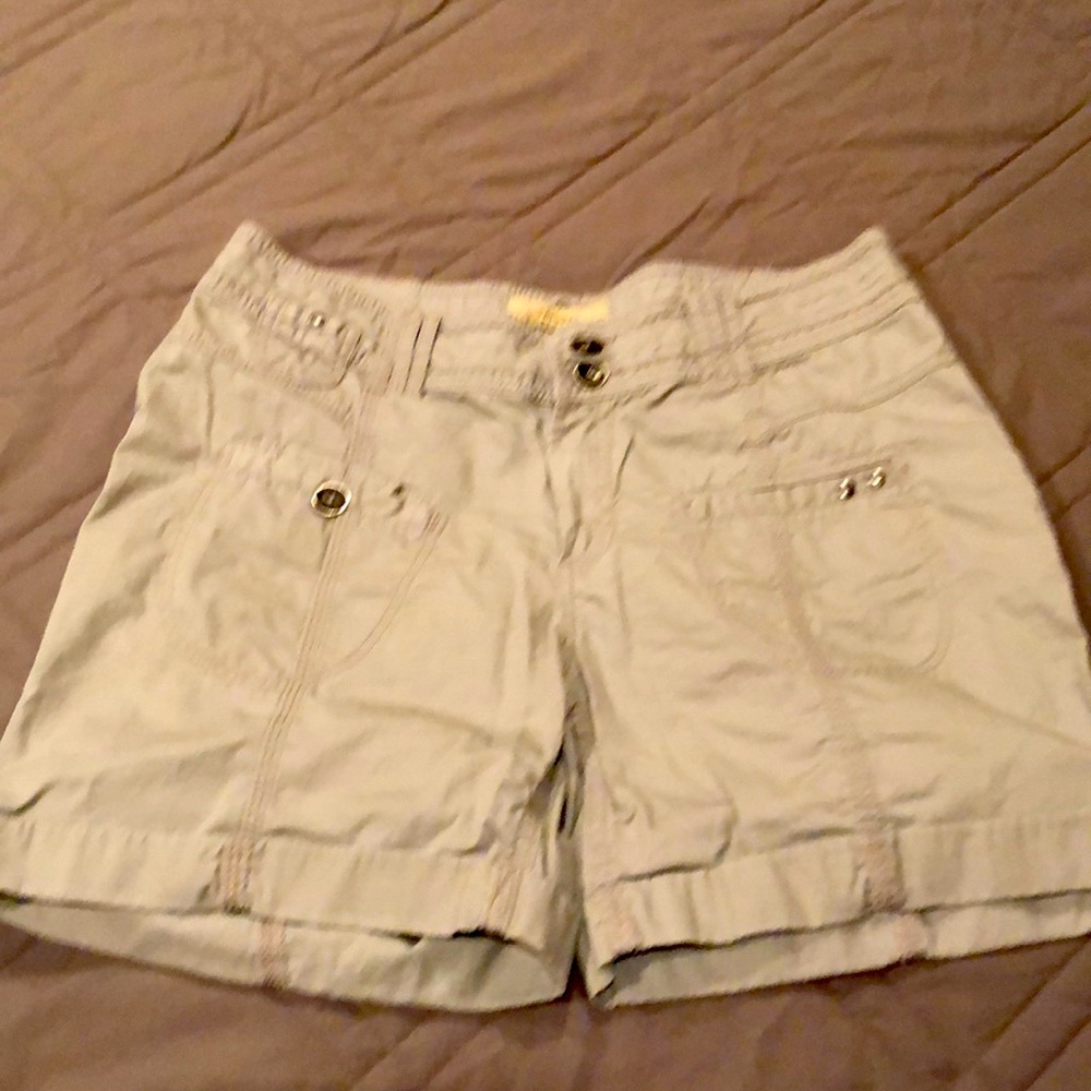 Natural Reflections light Gray cargo short size 6